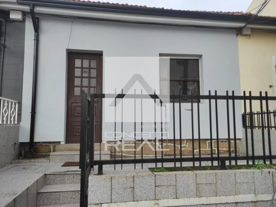 Moradia T2 para Venda em Oliveira do Douro Foto 1