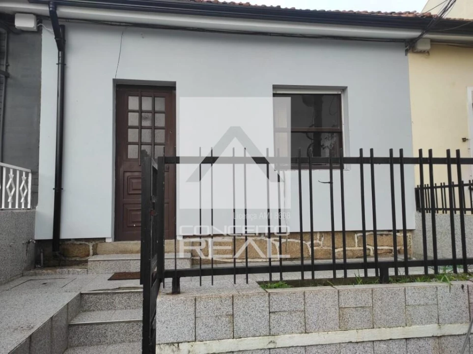 Moradia T2 para Venda em Oliveira do Douro Foto 2