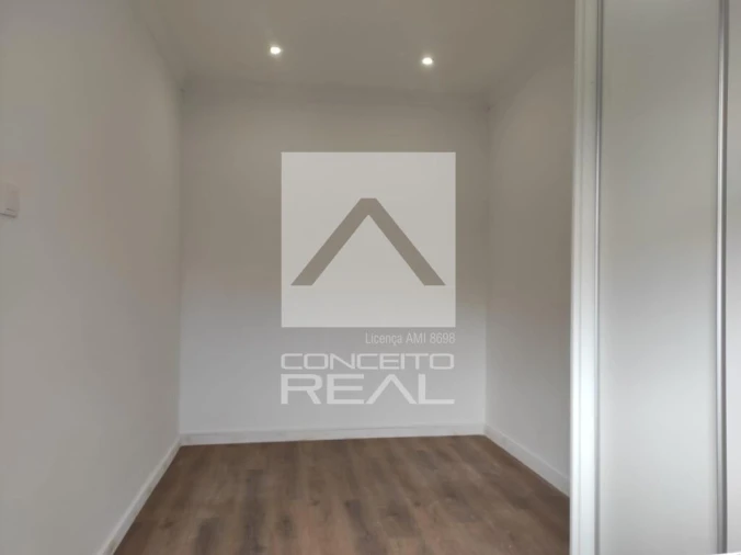 Moradia T2 para Venda em Oliveira do Douro Foto 6