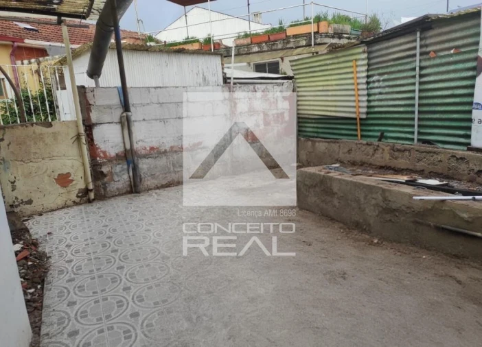 Moradia T2 para Venda em Oliveira do Douro Foto 9