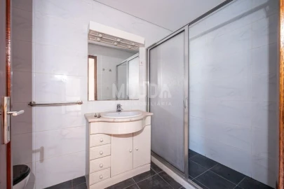 Apartamento T4 para Venda em O. Azeméis, Riba-Ul, Ul, Macinhata Seixa, Madail