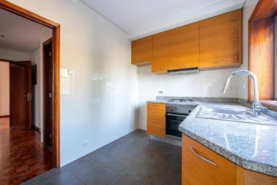 Apartamento T4 para Venda em O. Azeméis, Riba-Ul, Ul, Macinhata Seixa, Madail