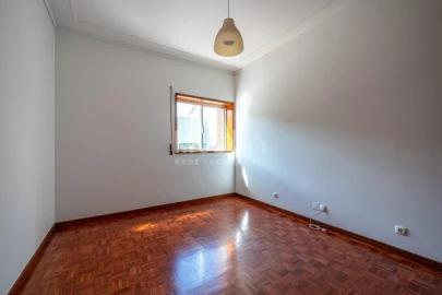 Apartamento T4 para Venda em O. Azeméis, Riba-Ul, Ul, Macinhata Seixa, Madail