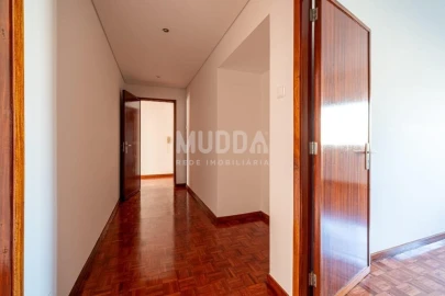 Apartamento T4 para Venda em O. Azeméis, Riba-Ul, Ul, Macinhata Seixa, Madail
