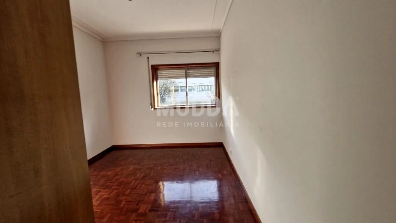 Apartamento T4 para Venda em O. Azeméis, Riba-Ul, Ul, Macinhata Seixa, Madail Foto 8