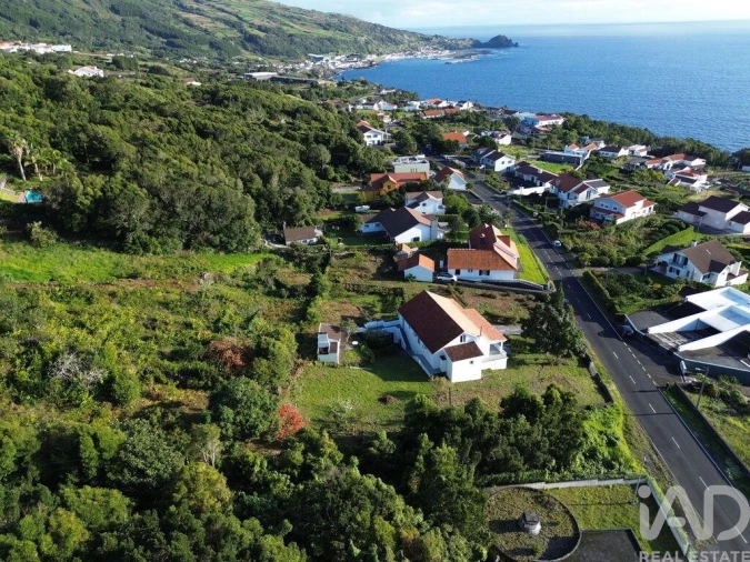 Moradia T5 para Venda em Lajes do Pico Foto 29