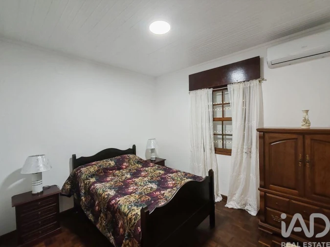 Moradia T5 para Venda em Lajes do Pico Foto 11