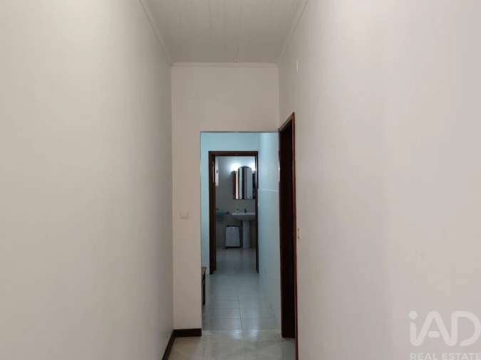 Moradia T5 para Venda em Lajes do Pico Foto 9