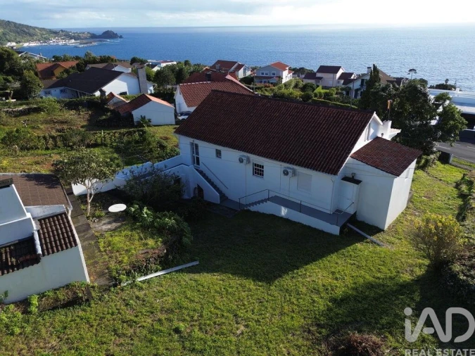 Moradia T5 para Venda em Lajes do Pico Foto 27