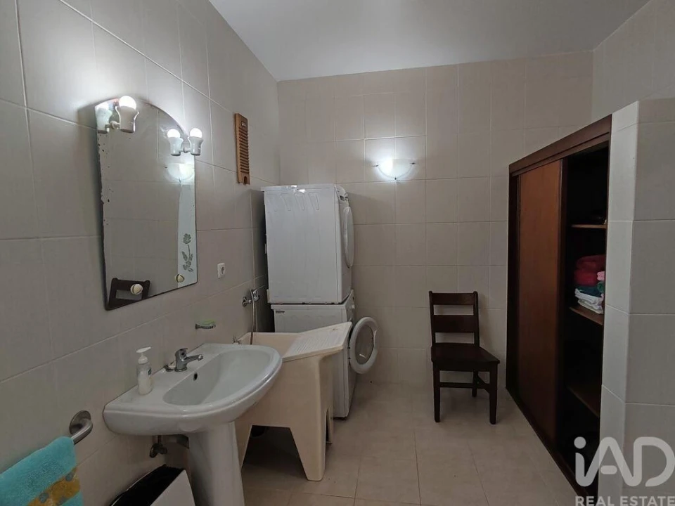 Moradia T5 para Venda em Lajes do Pico Foto 12