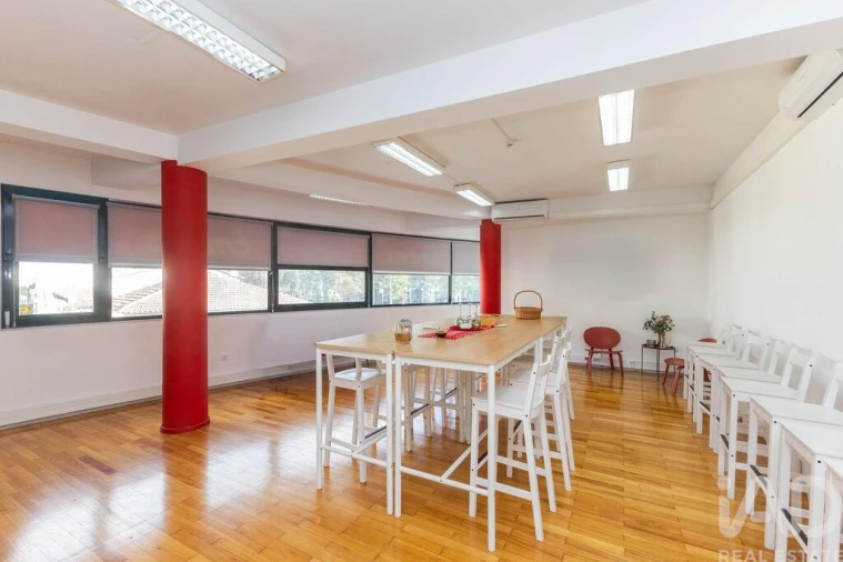 Prédio para Venda em Moreira Foto 8