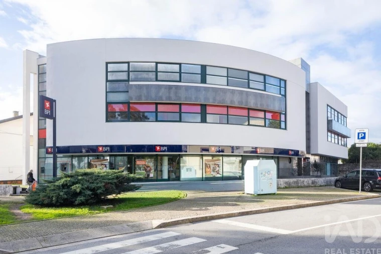 Prédio para Venda em Moreira Foto 2