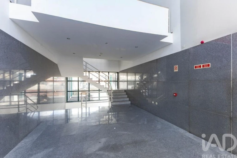 Prédio para Venda em Moreira Foto 3