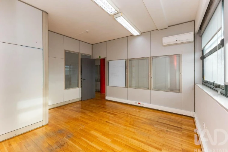 Prédio para Venda em Moreira Foto 23