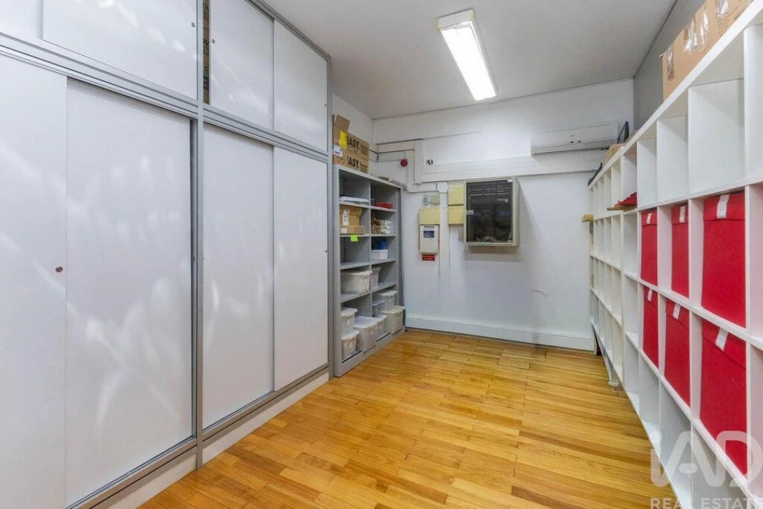 Prédio para Venda em Moreira Foto 25