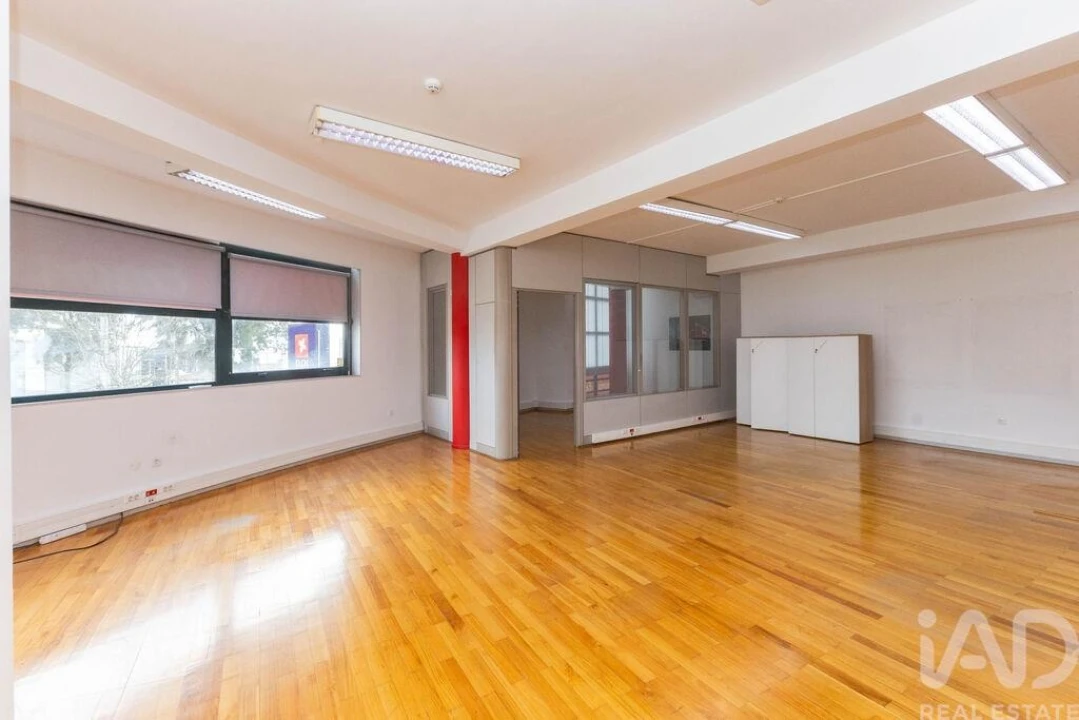 Prédio para Venda em Moreira Foto 13