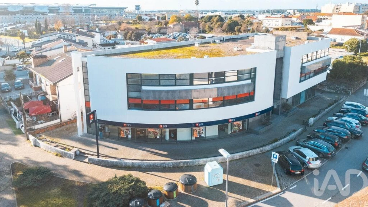 Prédio para Venda em Moreira Foto 1