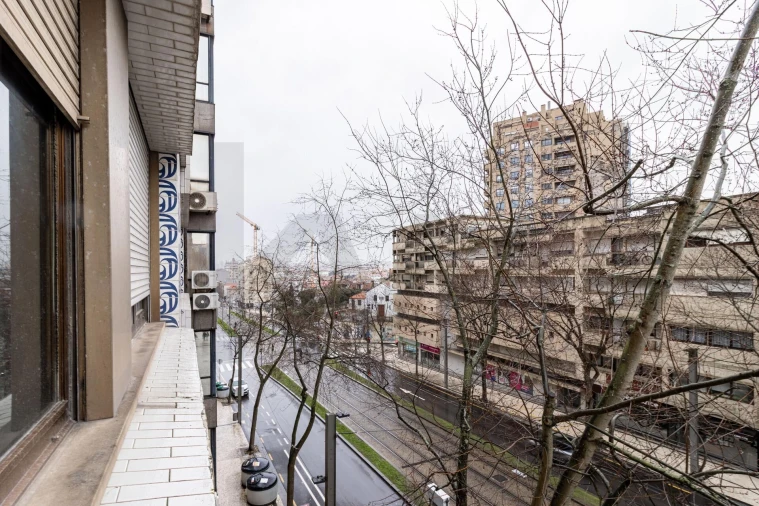 Apartamento T3 para Venda em Mafamude e Vilar do Paraíso Foto 32