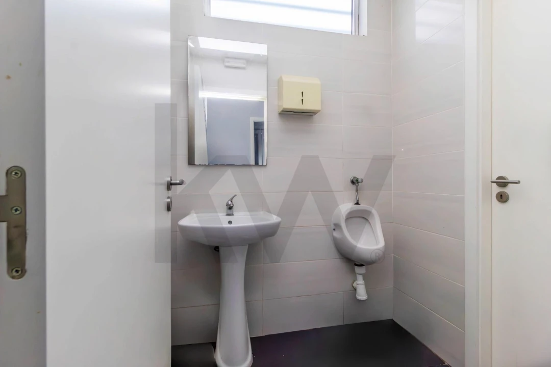 Moradia T4 para Venda em Canelas Foto 18