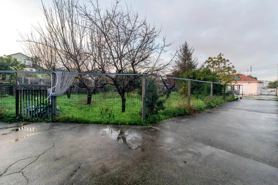 Moradia T4 para Venda em Canelas Foto 13