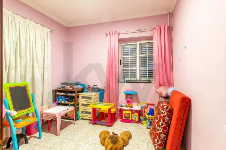 Moradia T4 para Venda em Canelas Foto 35