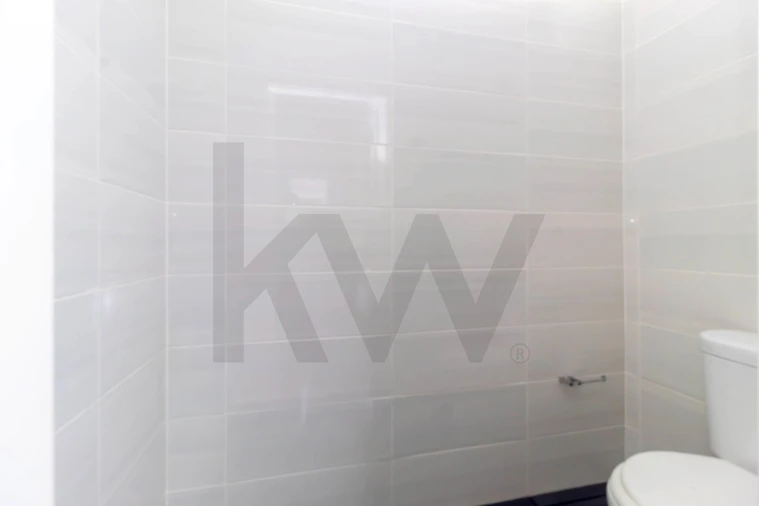 Moradia T4 para Venda em Canelas Foto 17