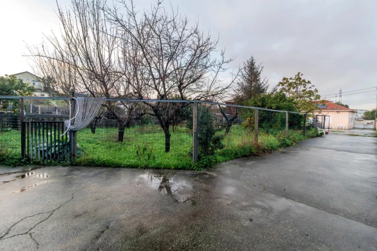 Moradia T4 para Venda em Canelas Foto 13