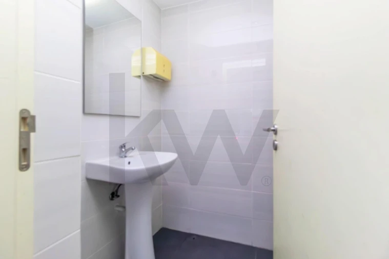 Moradia T4 para Venda em Canelas Foto 19