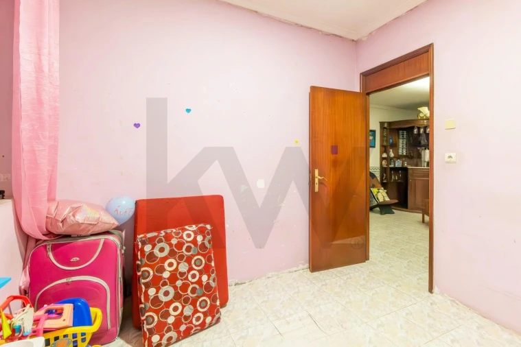 Moradia T4 para Venda em Canelas Foto 36