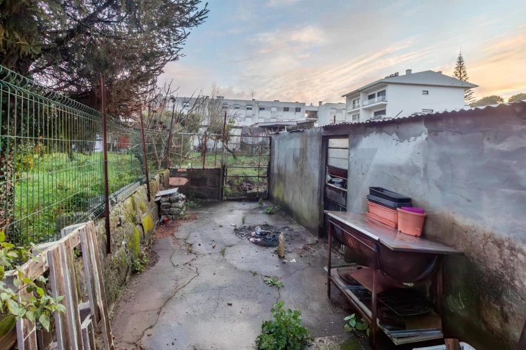 Moradia T4 para Venda em Canelas Foto 9