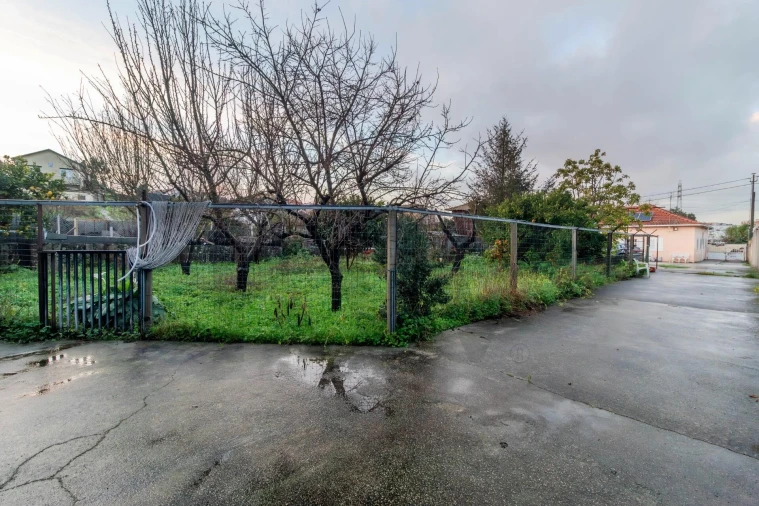 Moradia T4 para Venda em Canelas Foto 12