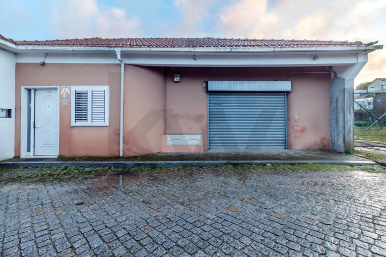 Moradia T4 para Venda em Canelas Foto 1