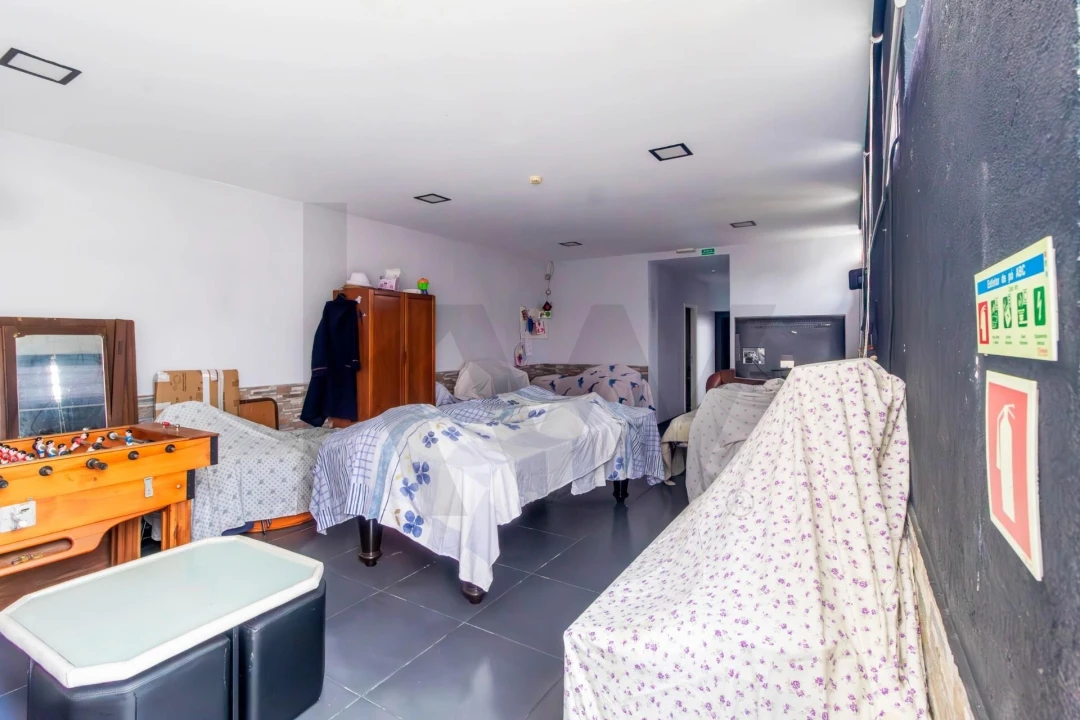 Moradia T4 para Venda em Canelas Foto 14