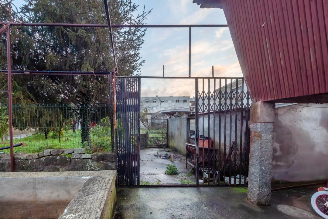 Moradia T4 para Venda em Canelas Foto 8