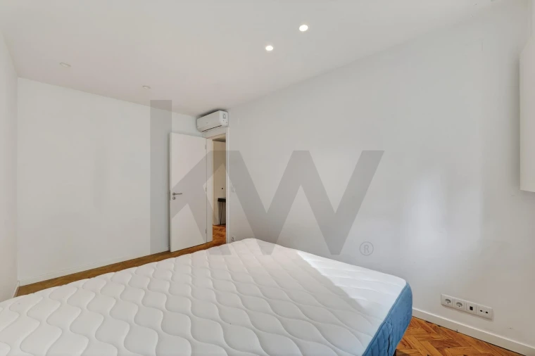 Apartamento T2 para Venda em Santo António Foto 12