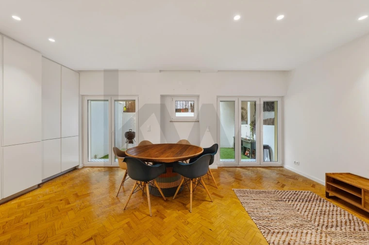 Apartamento T2 para Venda em Santo António Foto 9