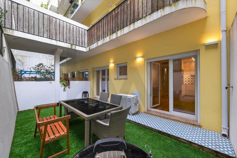 Apartamento T2 para Venda em Santo António Foto 1