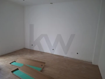 Apartamento T3 para Venda em Falagueira-Venda Nova