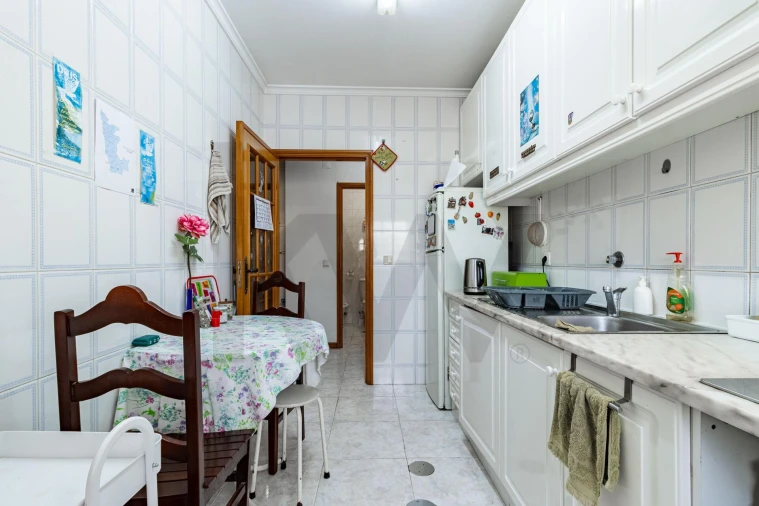 Apartamento T1 para Venda em Arcozelo Foto 7