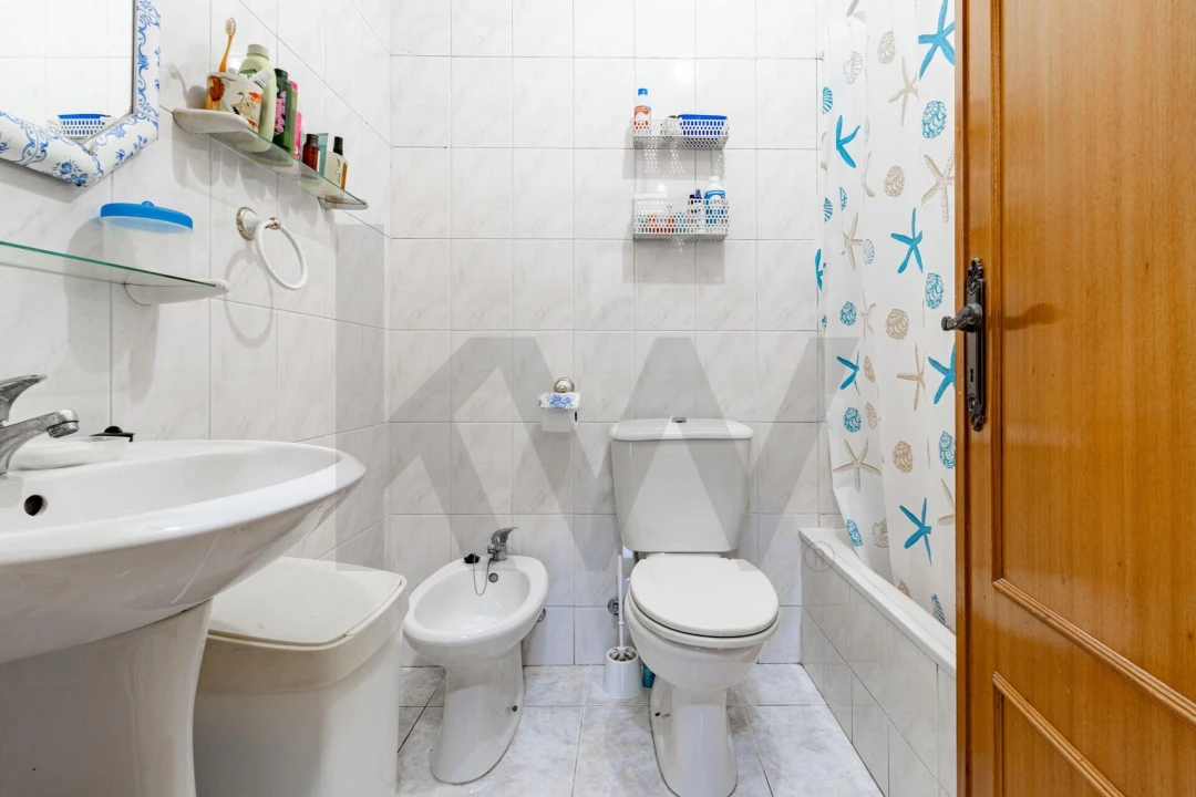 Apartamento T1 para Venda em Arcozelo Foto 8