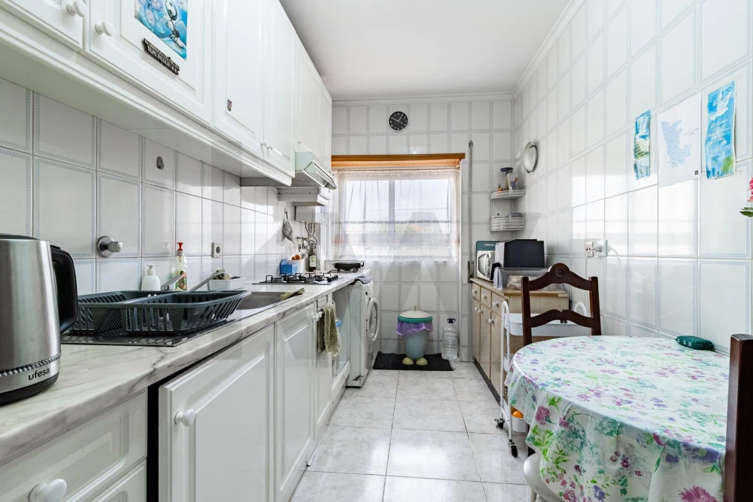 Apartamento T1 para Venda em Arcozelo Foto 6