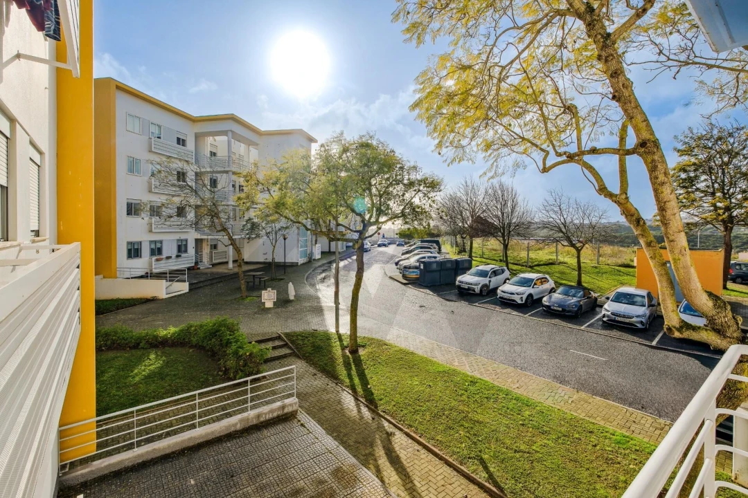 Apartamento T1 para Venda em Porto Salvo Foto 1