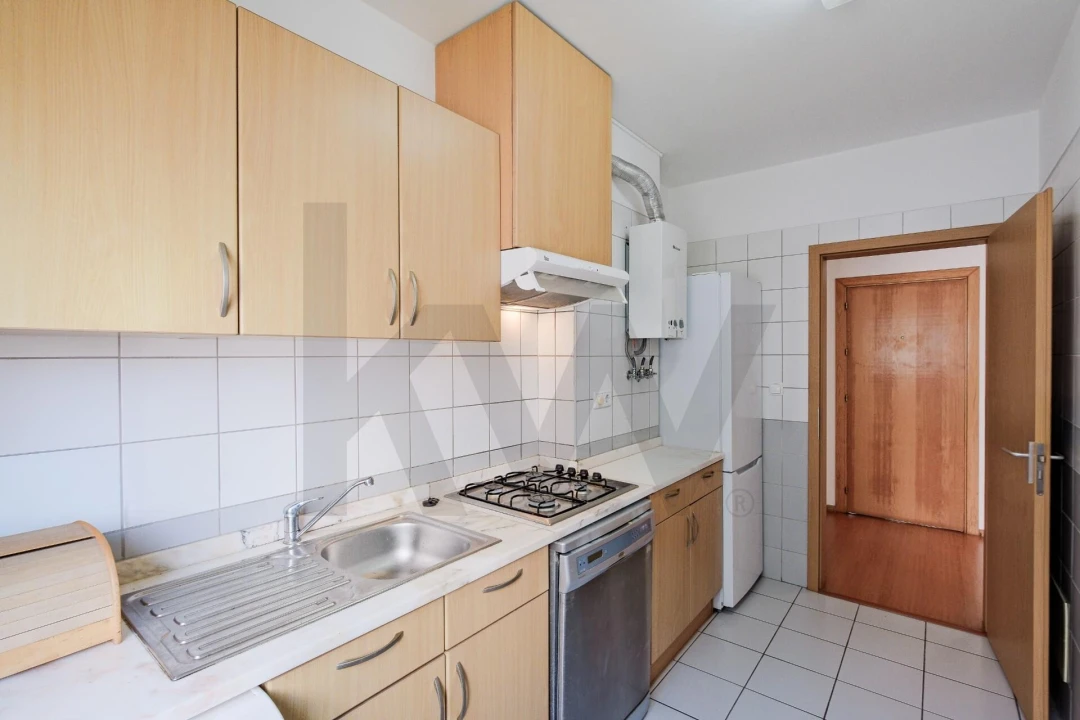 Apartamento T1 para Venda em Porto Salvo Foto 11