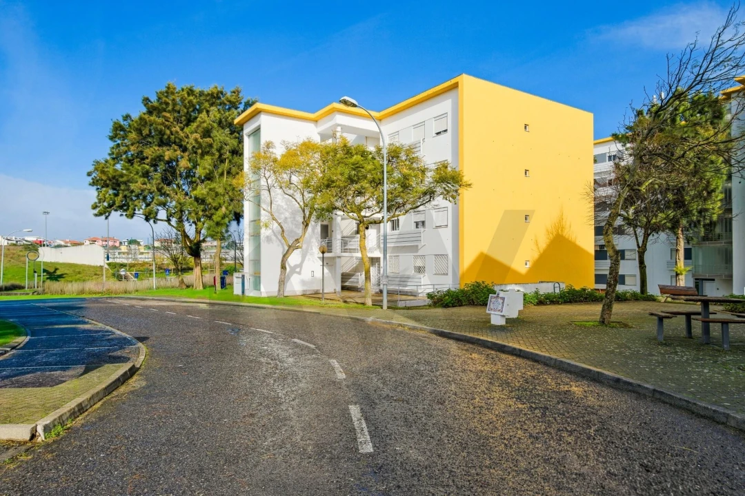 Apartamento T1 para Venda em Porto Salvo Foto 22
