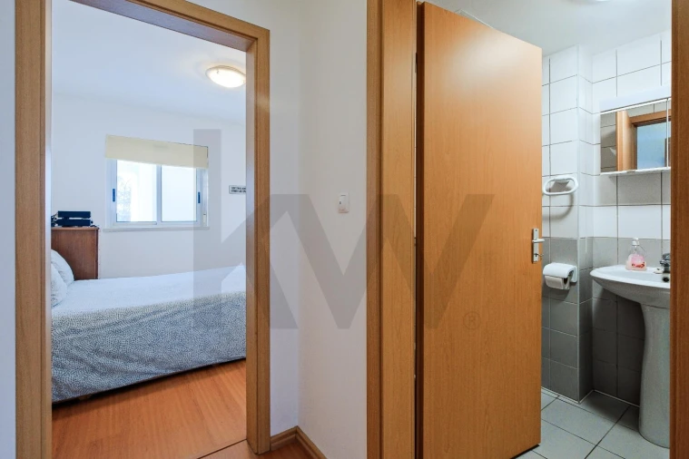 Apartamento T1 para Venda em Porto Salvo Foto 9