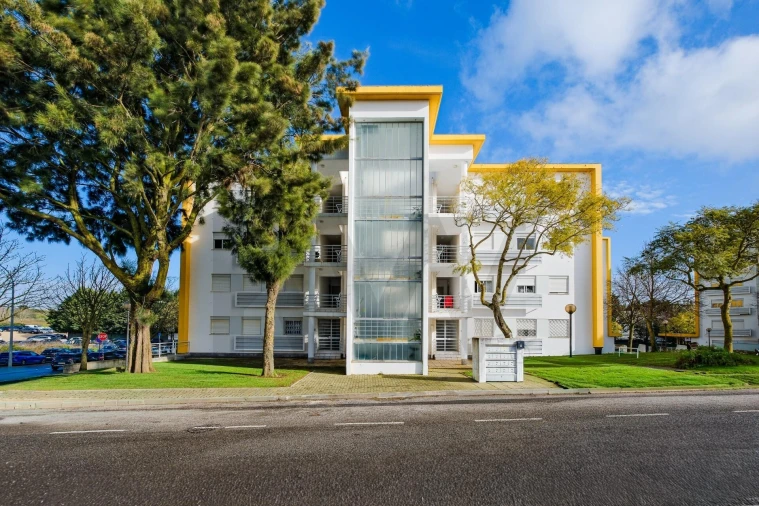 Apartamento T1 para Venda em Porto Salvo Foto 18