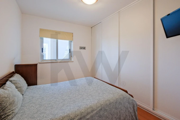 Apartamento T1 para Venda em Porto Salvo Foto 6