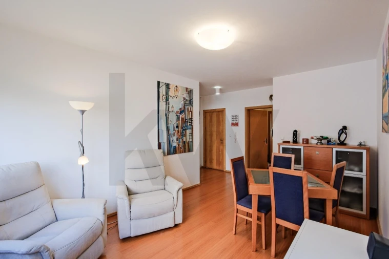 Apartamento T1 para Venda em Porto Salvo Foto 4