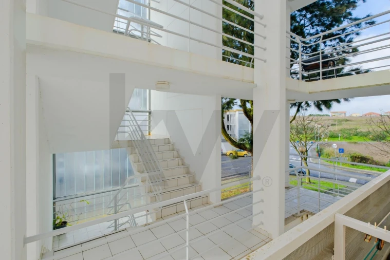 Apartamento T1 para Venda em Porto Salvo Foto 20