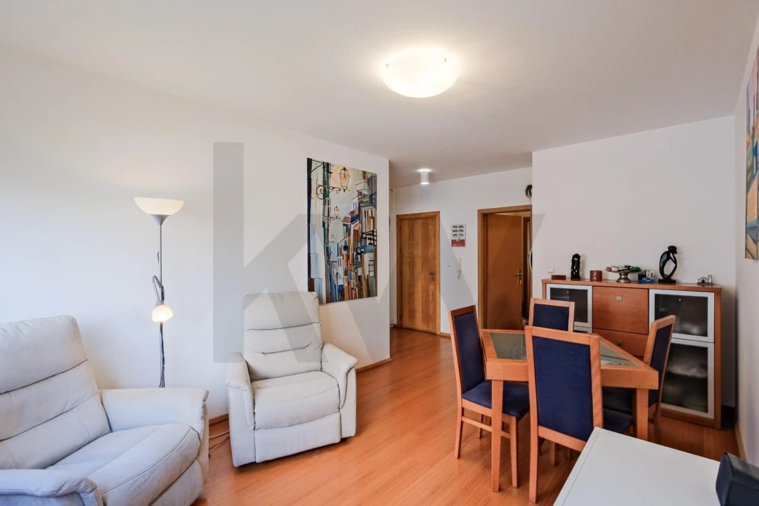 Apartamento T1 para Venda em Porto Salvo Foto 4